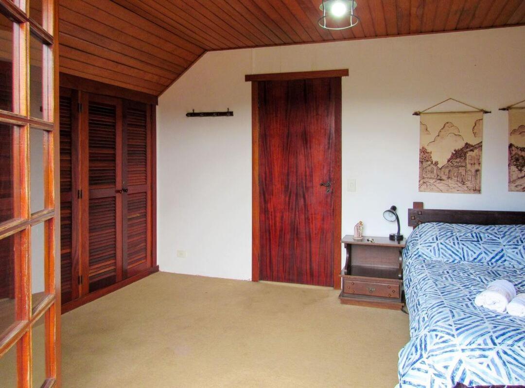 Chale Com Lareira E Wi-Fi Em Campos Do Jordao - Sp Villa Exteriör bild